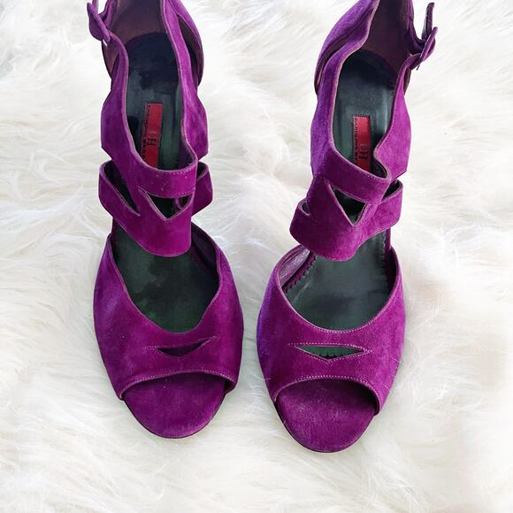 Carolina Herrera Magenta Suede Cut Out Heeled Sandals - Picture 3 of 8
